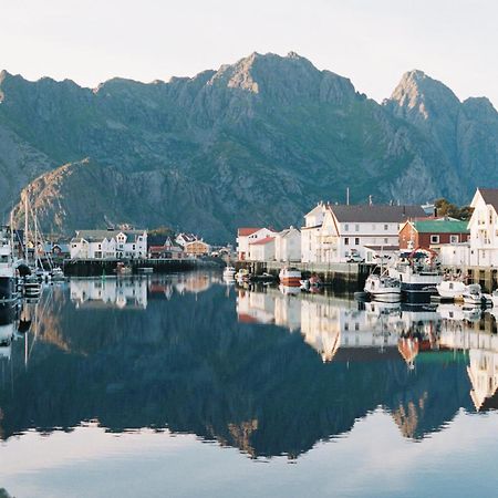 Trevarefabrikken Henningsvaer Exterior photo