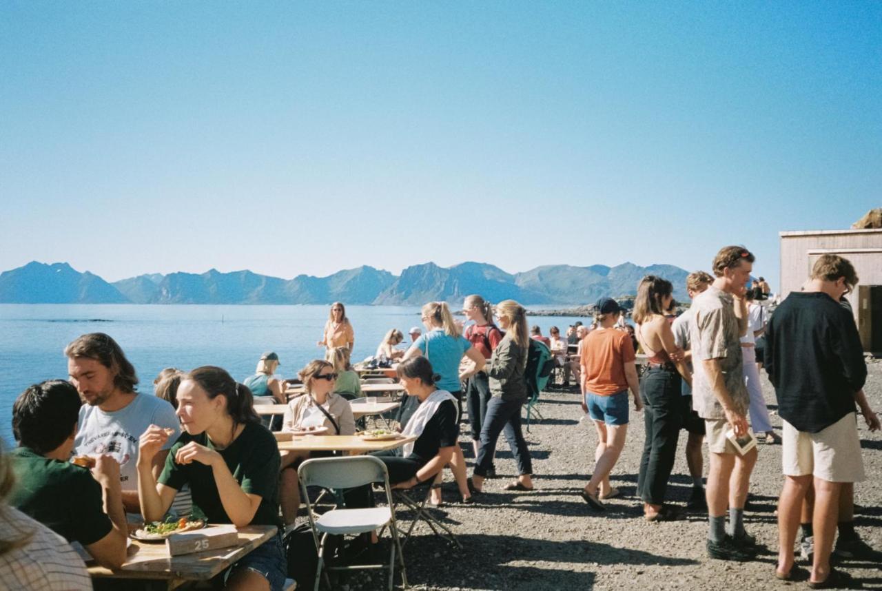 Trevarefabrikken Henningsvaer Exterior photo