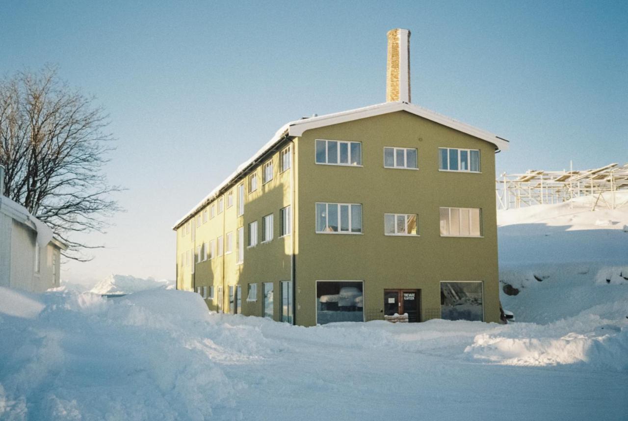 Trevarefabrikken Henningsvaer Exterior photo