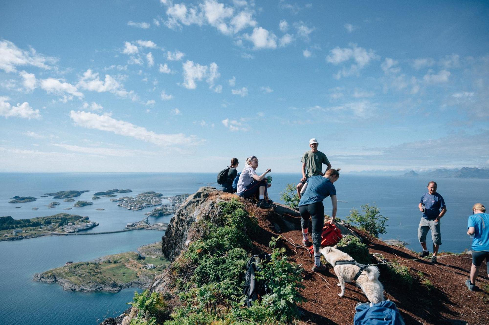 Trevarefabrikken Henningsvaer Exterior photo